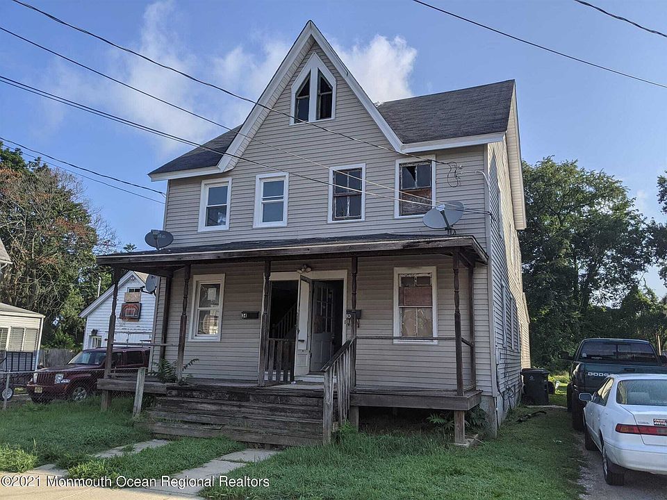 2nd image of 30 Main St