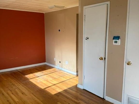2nd image of 343 Hynds Ave