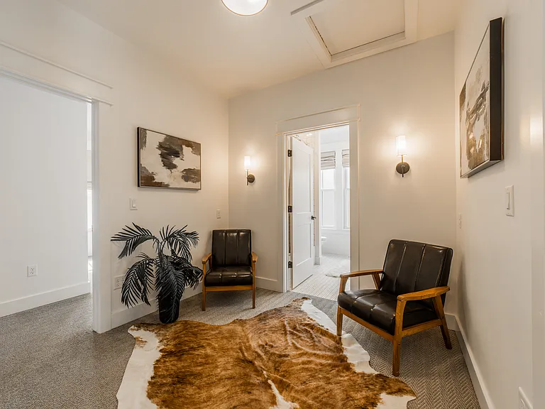 328 N Cross Ave — Photo 45