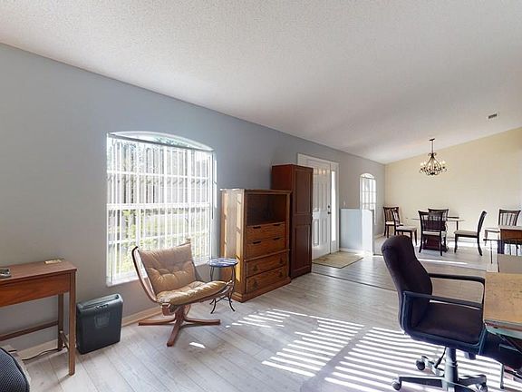 3rd image of 83 Red Mill Dr