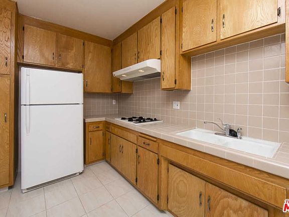 3rd image of 1233 N Laurel Ave APT 208