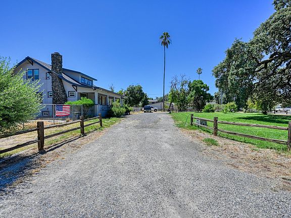 3rd image of 6948 Dry Creek Rd