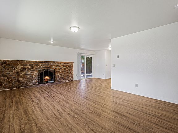 4th image of 2441 I St NE APT B