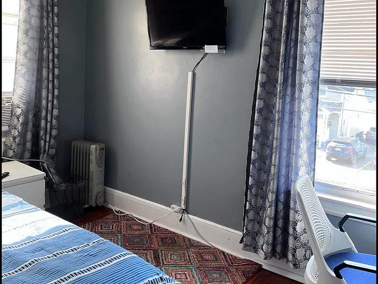 213 Thorme St #213 — Photo 4