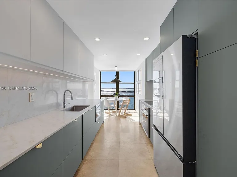 1915 Brickell Ave #1407 — Photo 9