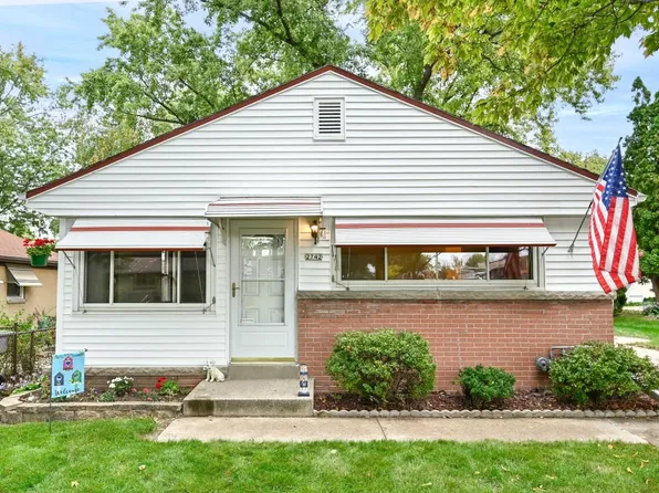 2742 South 55th STREET, Milwaukee, WI 53219