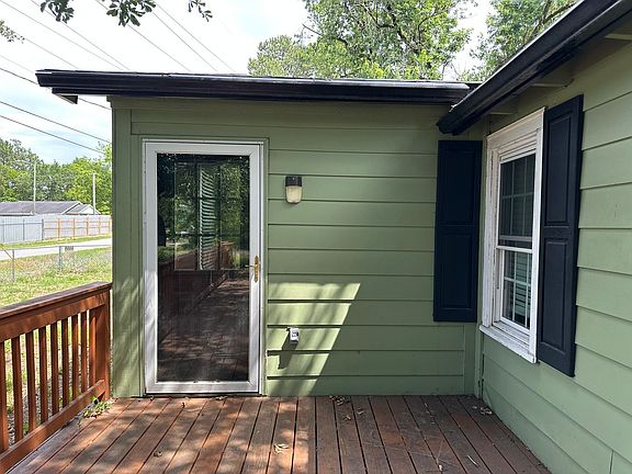 3rd image of 420 W Mountain Dr