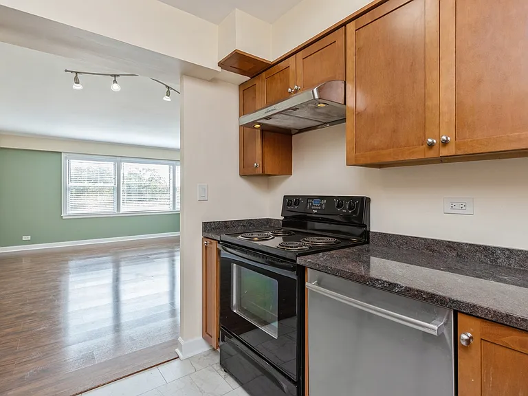 1101 Grove St #6B — Photo 4