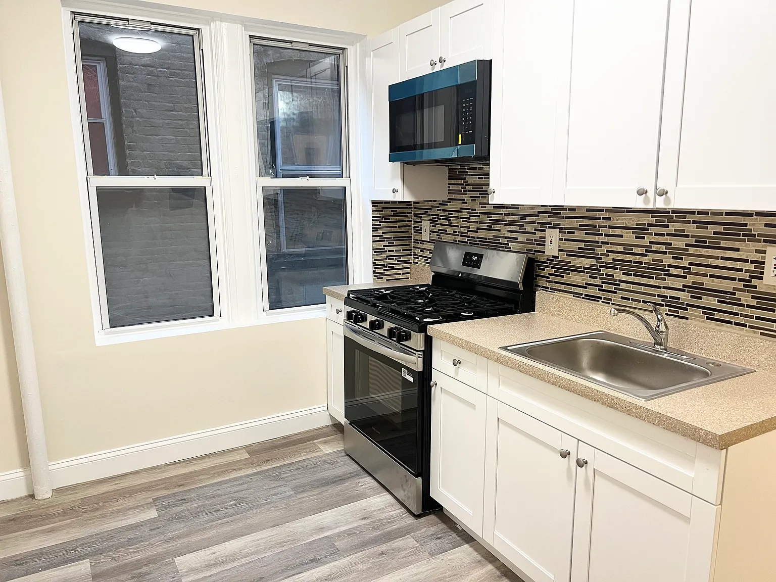2 bed, 622 sqft, $2,300 — Photo 4