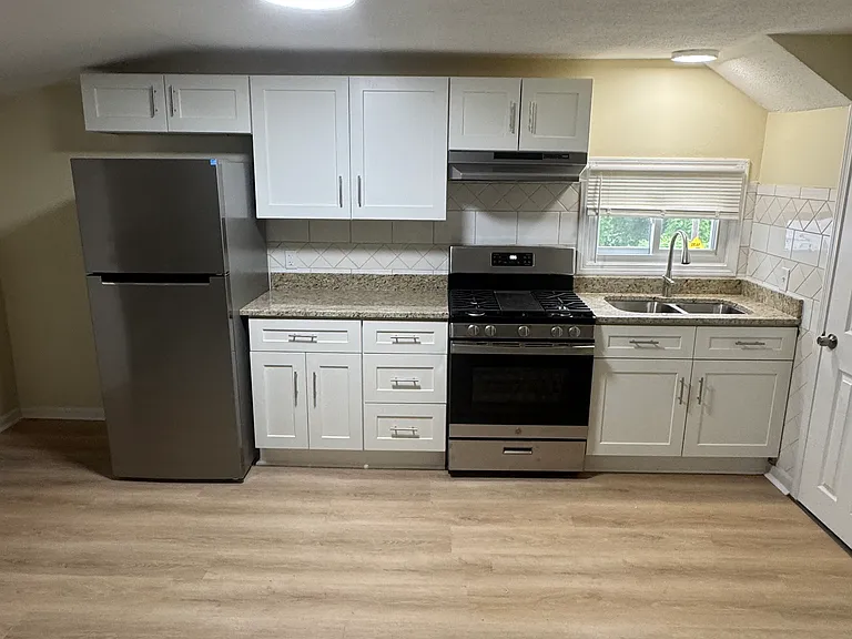 84 Blade St #4 — Photo 1