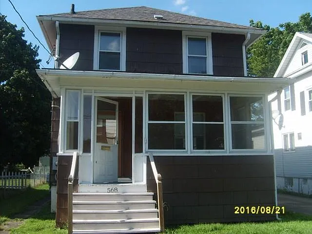 568 Cypress St photo 1