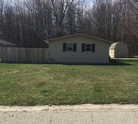 3rd image of 843 Fern Dr