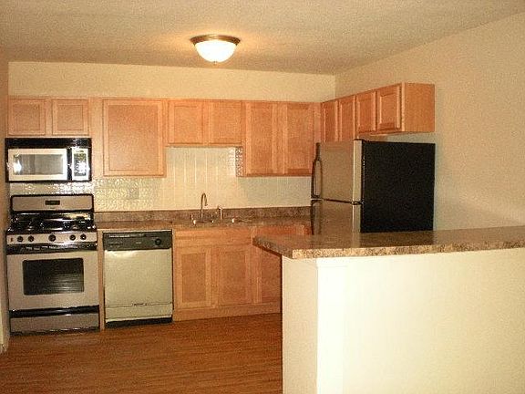 5th image of 62 Arbor Village Ct APT C