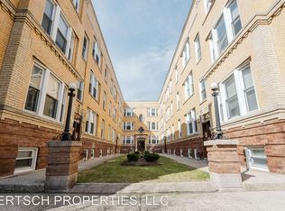 4350 N Winchester Ave APT 3E, Chicago, IL 60613