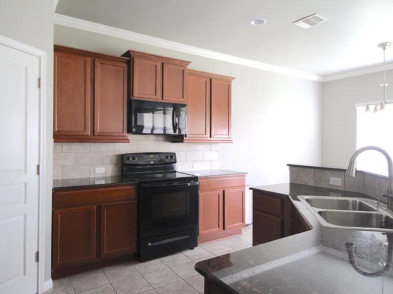 5917 Worthing Dr — Photo 13