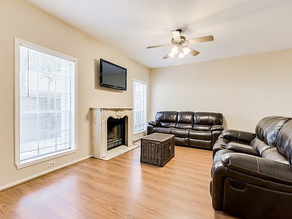 5th image of 17585 Red Oak Dr #7585