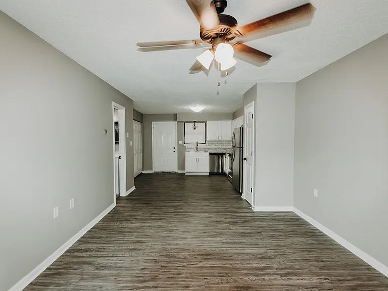 1800 Labette Manor Dr — Photo 1