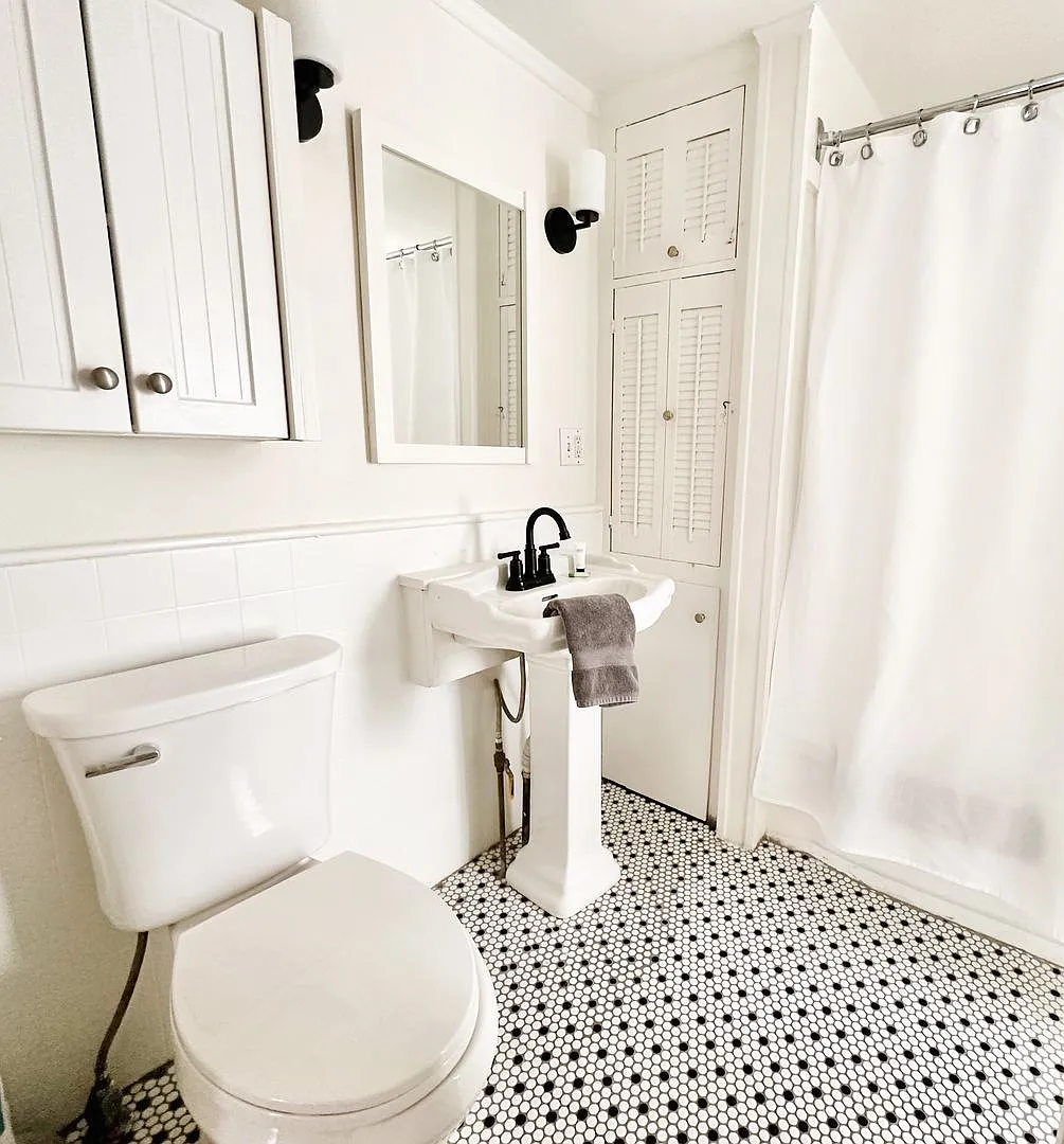 97 E. Housatonic Street — Photo 3