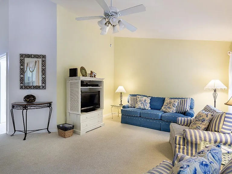 Seashore Cir — Photo 25