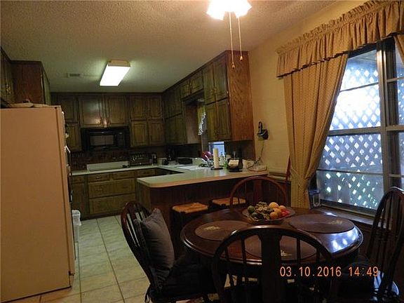 4th image of 7925 Irish Dr