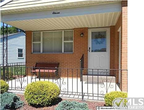 3rd image of 11 Redlands Ct