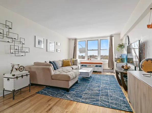 207 Ocean Parkway image 1 of 4