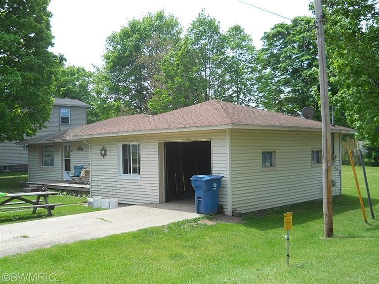 1st image of 219 N Adams St