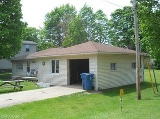 219 N Adams St, Lawton, MI 49065