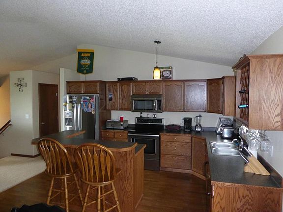 3rd image of 1041 46th Ave W