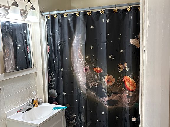 4th image of 14 Catharine St #3