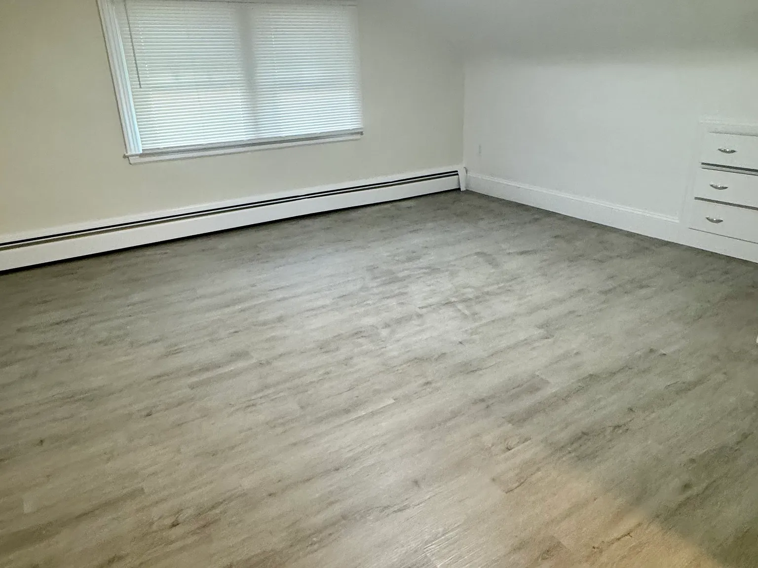 4 bed, 1987 sqft, $3,100 — Photo 4