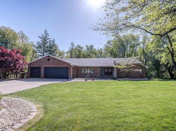 3 Woods Ln, East Alton, IL 62024