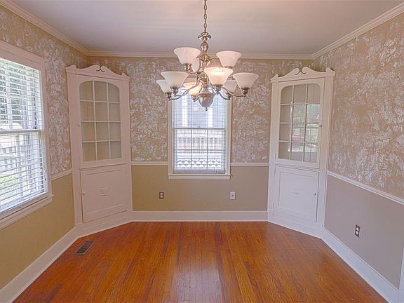 2nd image of 718 N Washington Ave