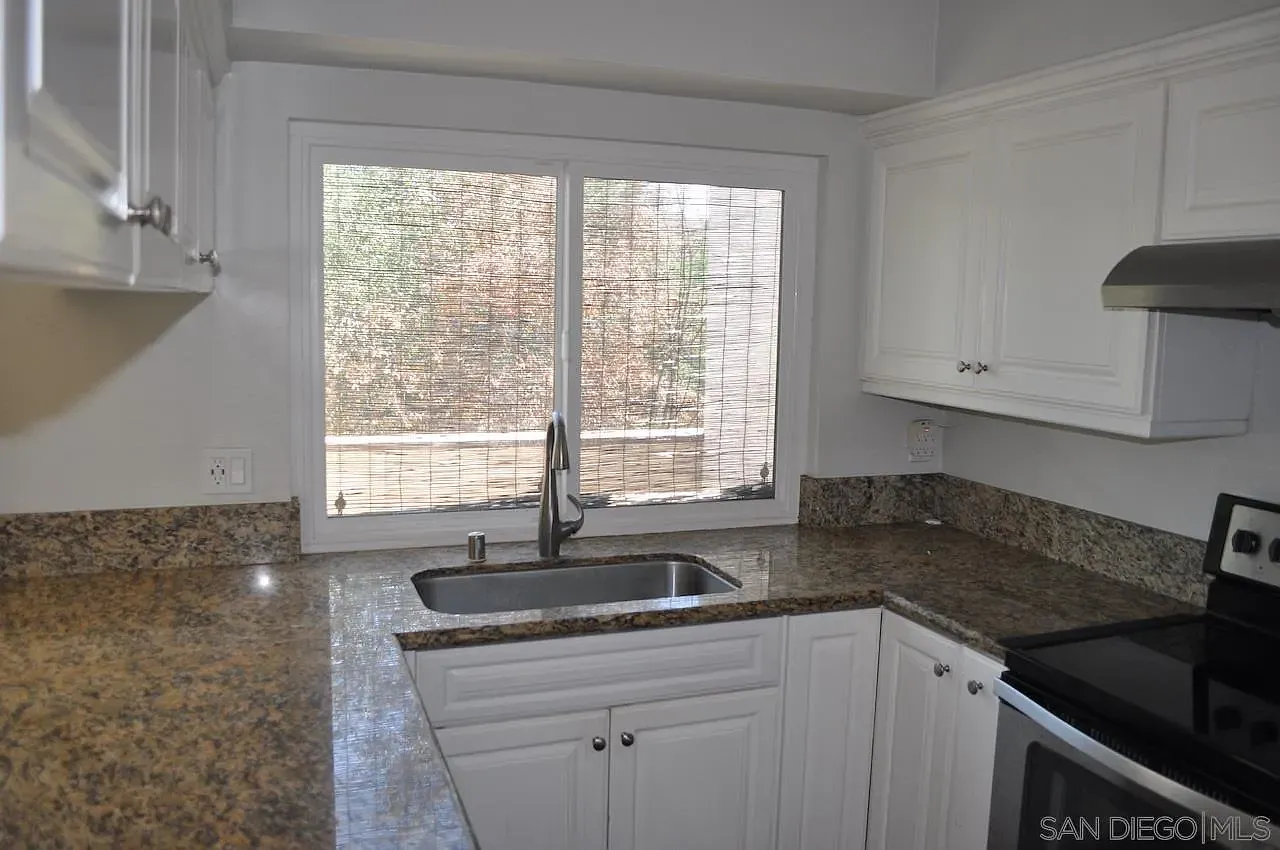 2 bed, 1.5 bath, 1020 sqft, $2,845 — Photo 3
