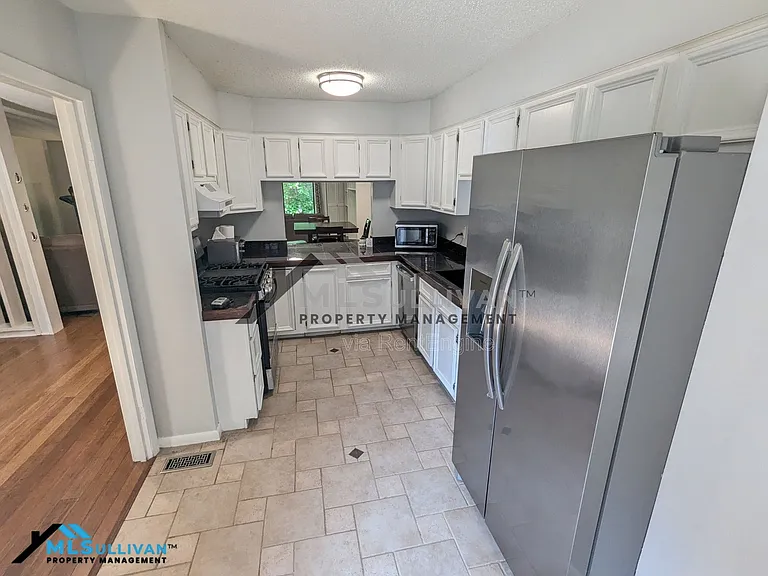 4100 Five Oaks Dr #41-1 — Photo 8