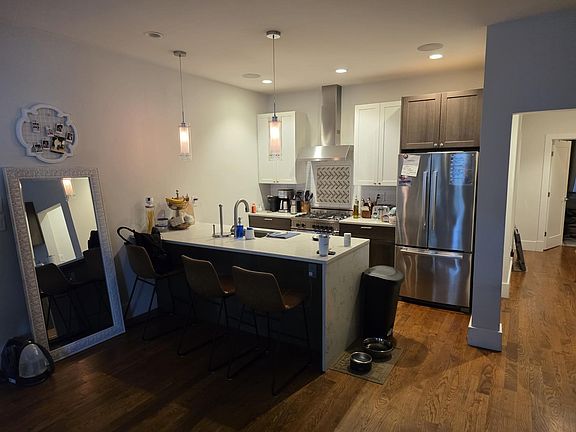 3rd image of 191 W 8th St #1