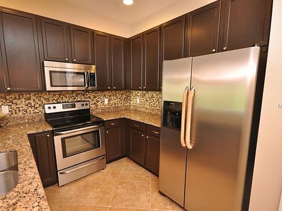 4th image of 807 Pine Pointe Ln