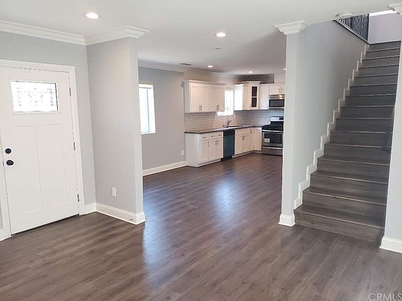 2nd image of 206 N Carondelet St