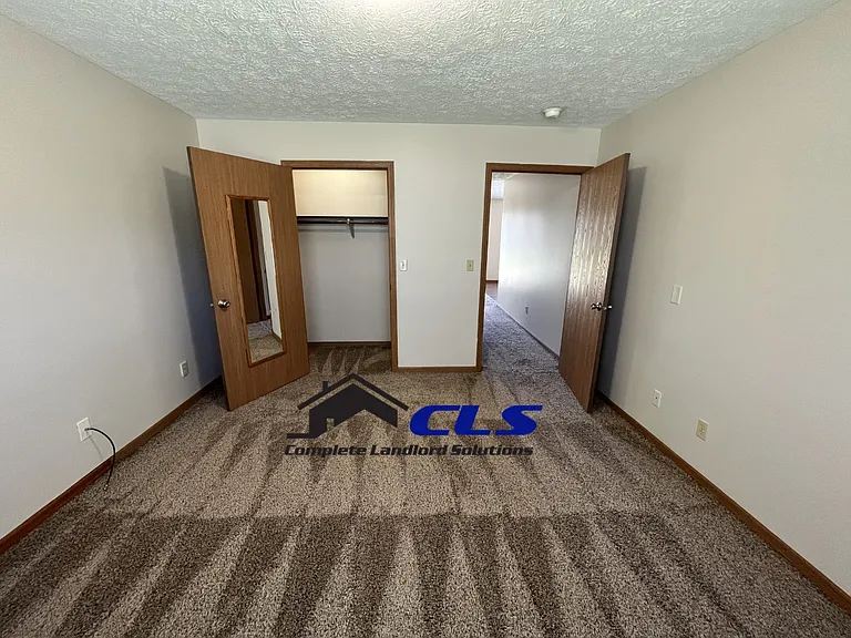 Anthony Square Carriage Homes - 1037 S 6th Street — Photo 12