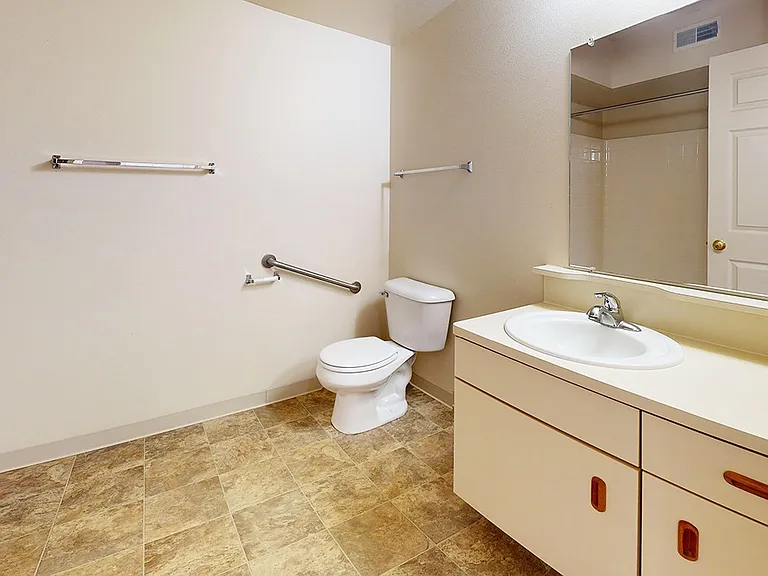 Gull Prairie/Gull Run Apartments and Townhomes — Photo 19