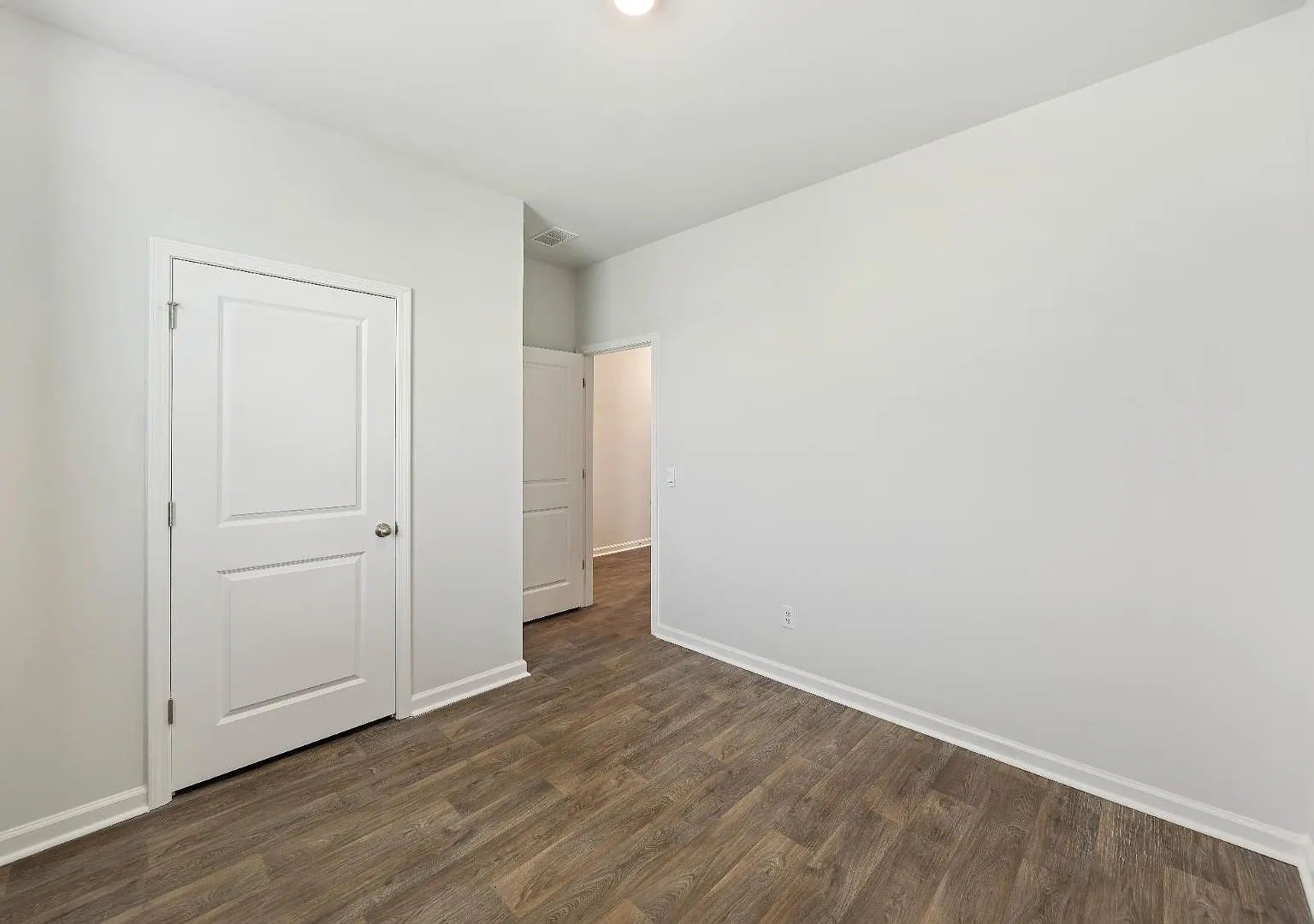830 Lilyford Ln — Photo 4