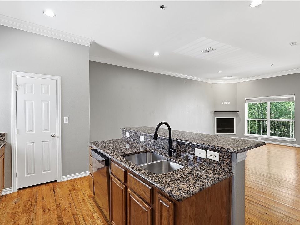 1st image of 1252 Waverly Pl APT 1