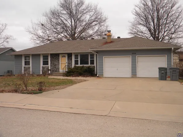 2308 W 22nd Ave, Emporia, KS 66801