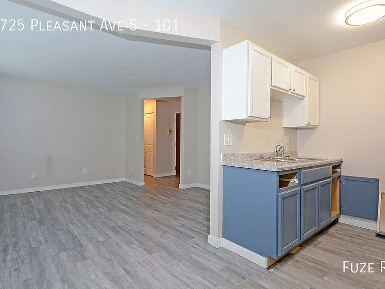 2725 Pleasant Ave #101 — Photo 5