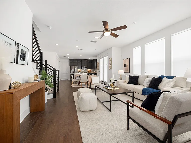 2409 Simond Ave #E — Photo 4