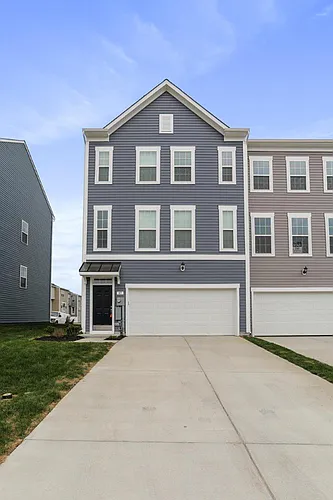 100 Stafford Pl Photo 1