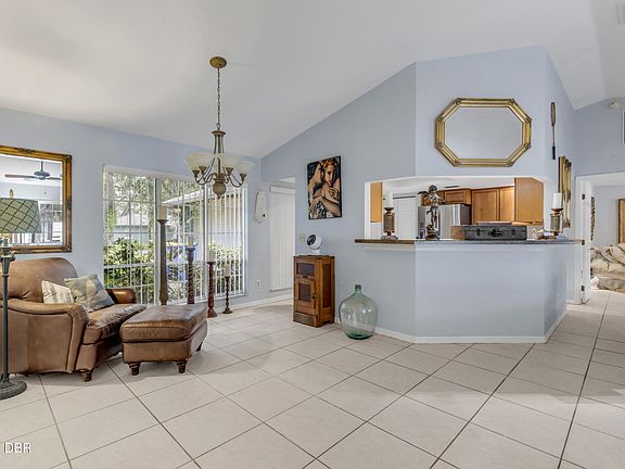 4th image of 1328 Needle Palm Dr