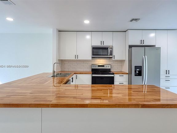 3rd image of 3905 Adra Ave #J-46b
