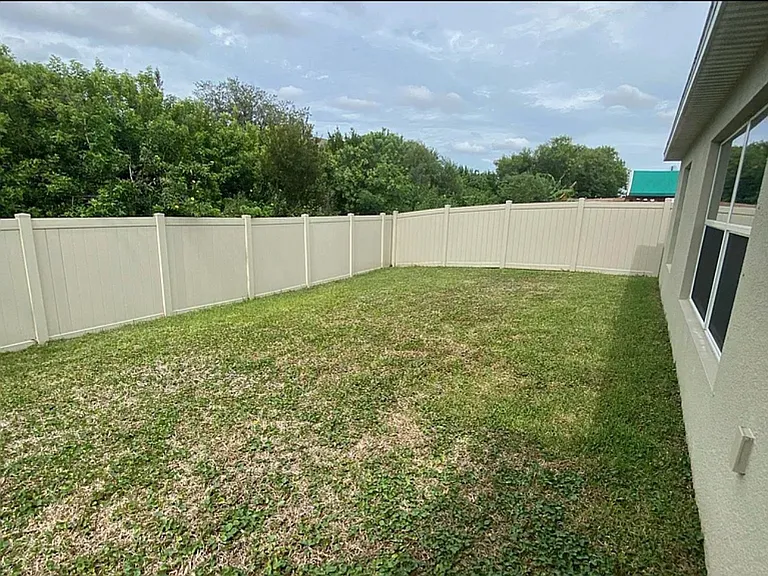 1762 Broad Winged Hawk Dr — Photo 23
