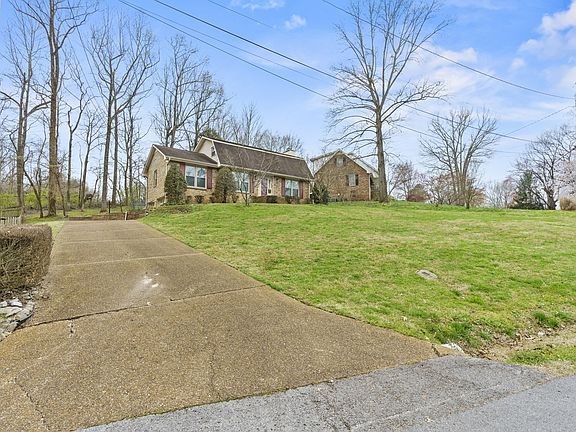 4th image of 1706 Merritt Dr
